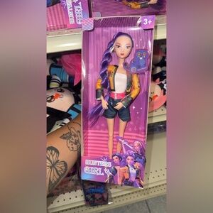 Kpop hunter doll  Rumi